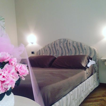 Hotel Langa In Cortemilia Екстер'єр фото