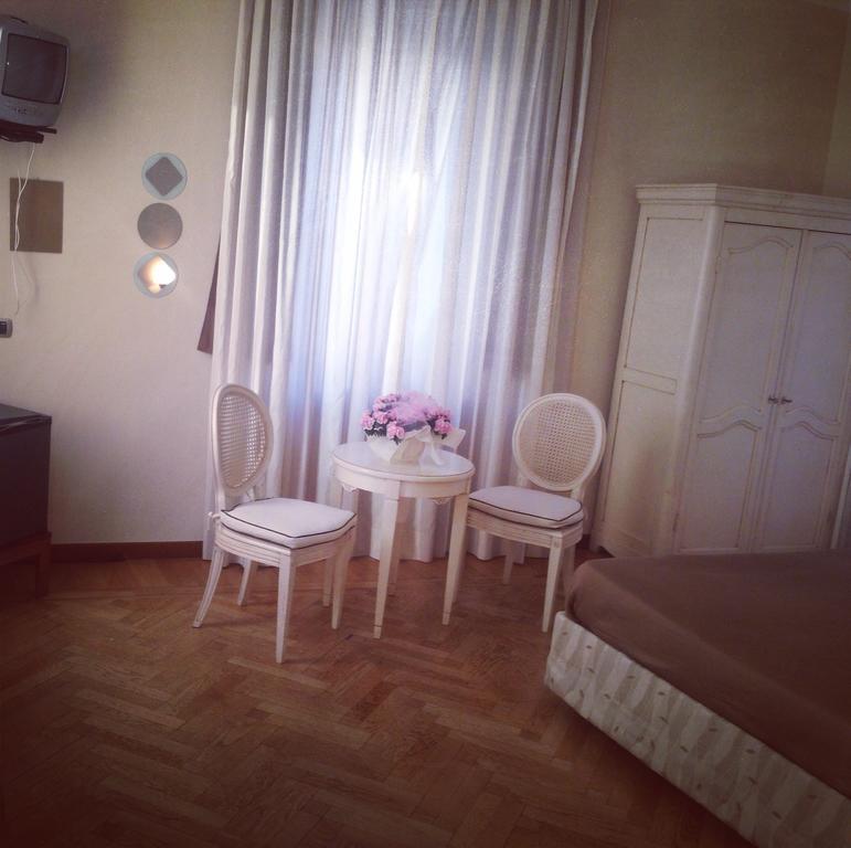 Hotel Langa In Cortemilia Екстер'єр фото