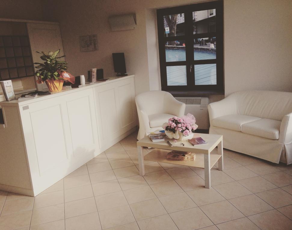 Hotel Langa In Cortemilia Екстер'єр фото