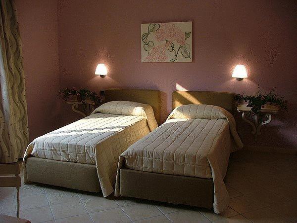 Hotel Langa In Cortemilia Екстер'єр фото